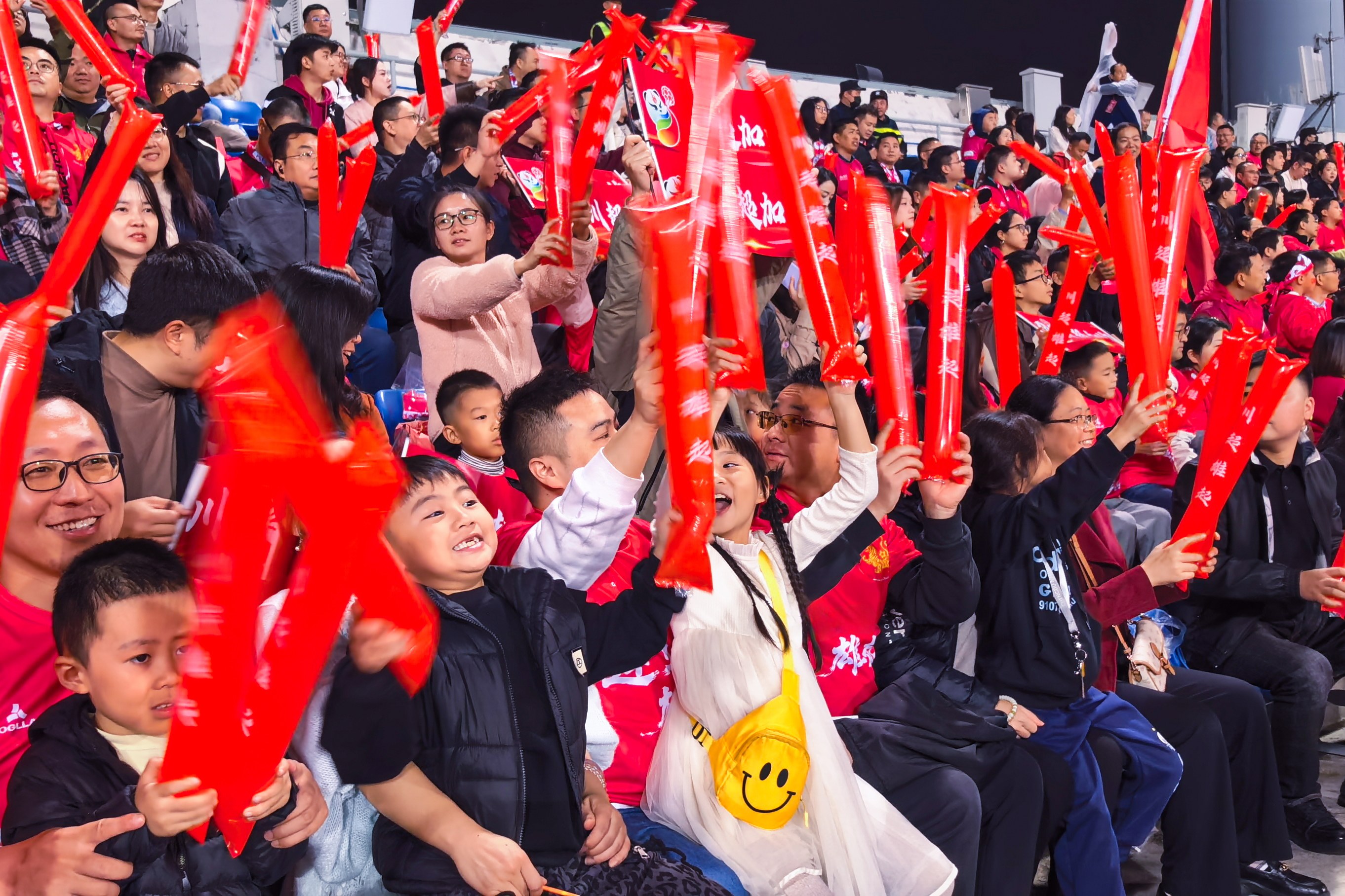 川超燃情处 路桥同心时 —— 成都路桥助威川超联赛活动侧记