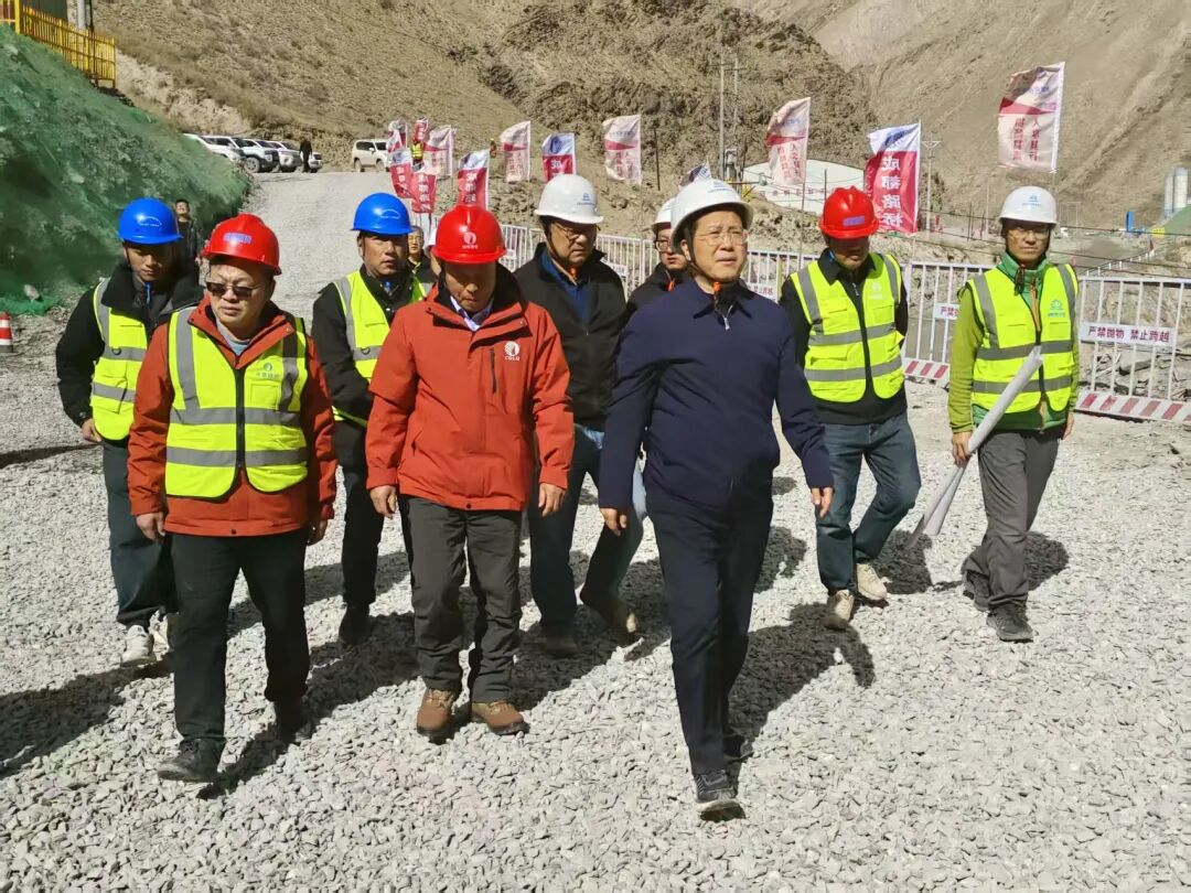 郭胜书记一行国庆中秋期间调研我司新疆项目并慰问一线建设者