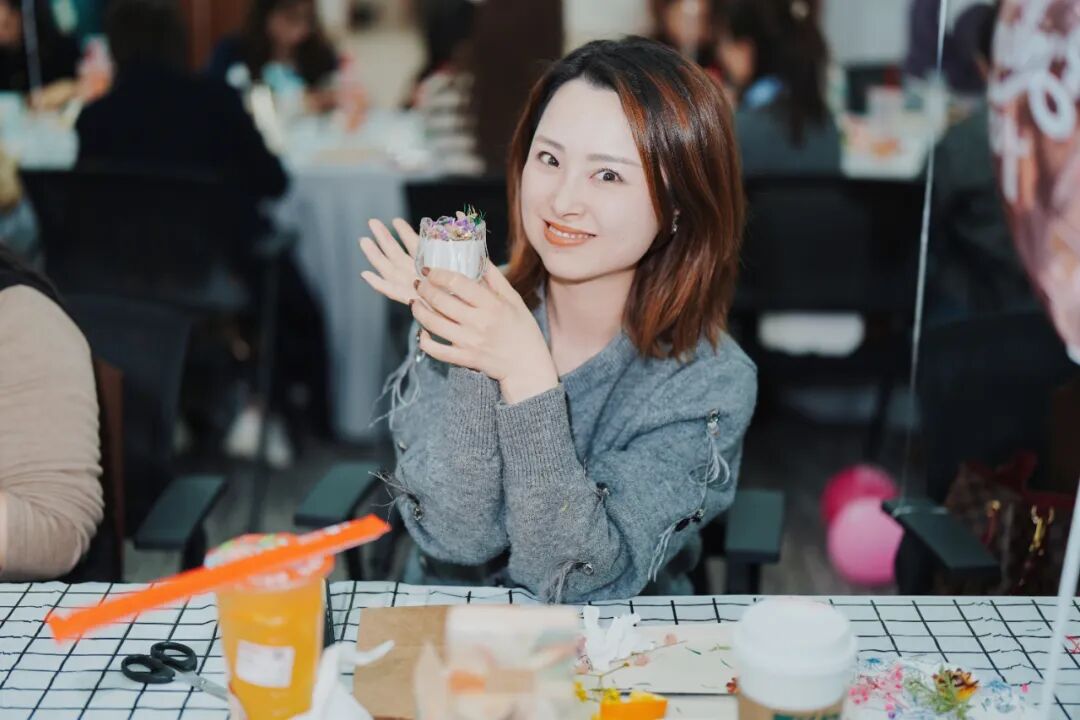 春风如你 熠熠芳华∣祝全体女同胞节日快乐！